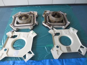 取り外したエアコン部品