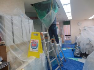 アルミフィンの洗浄中